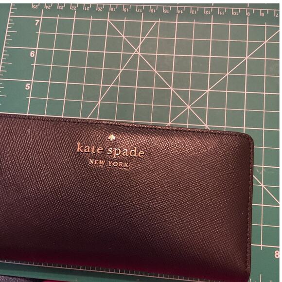KATE SPADE Saffiano Leather Black Bifold Zip Around Wallet Excellent Condition - Picture 13 of 13
